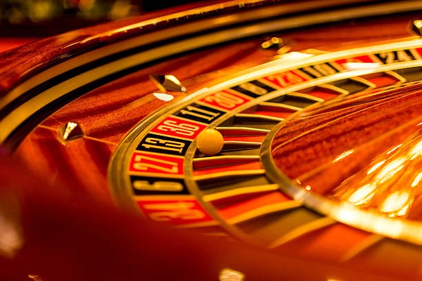 Seamless mobile slots and live sportsbook integration